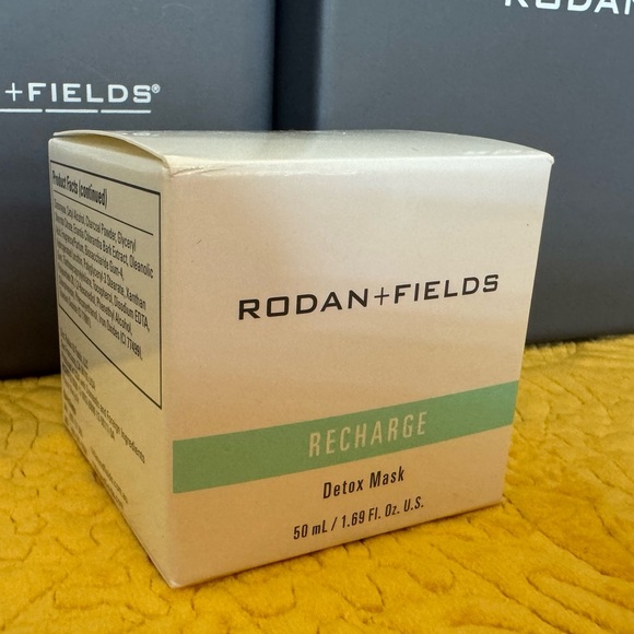 New! Rodan + Fields RECHARGE Detox Mask - Picture 2 of 3